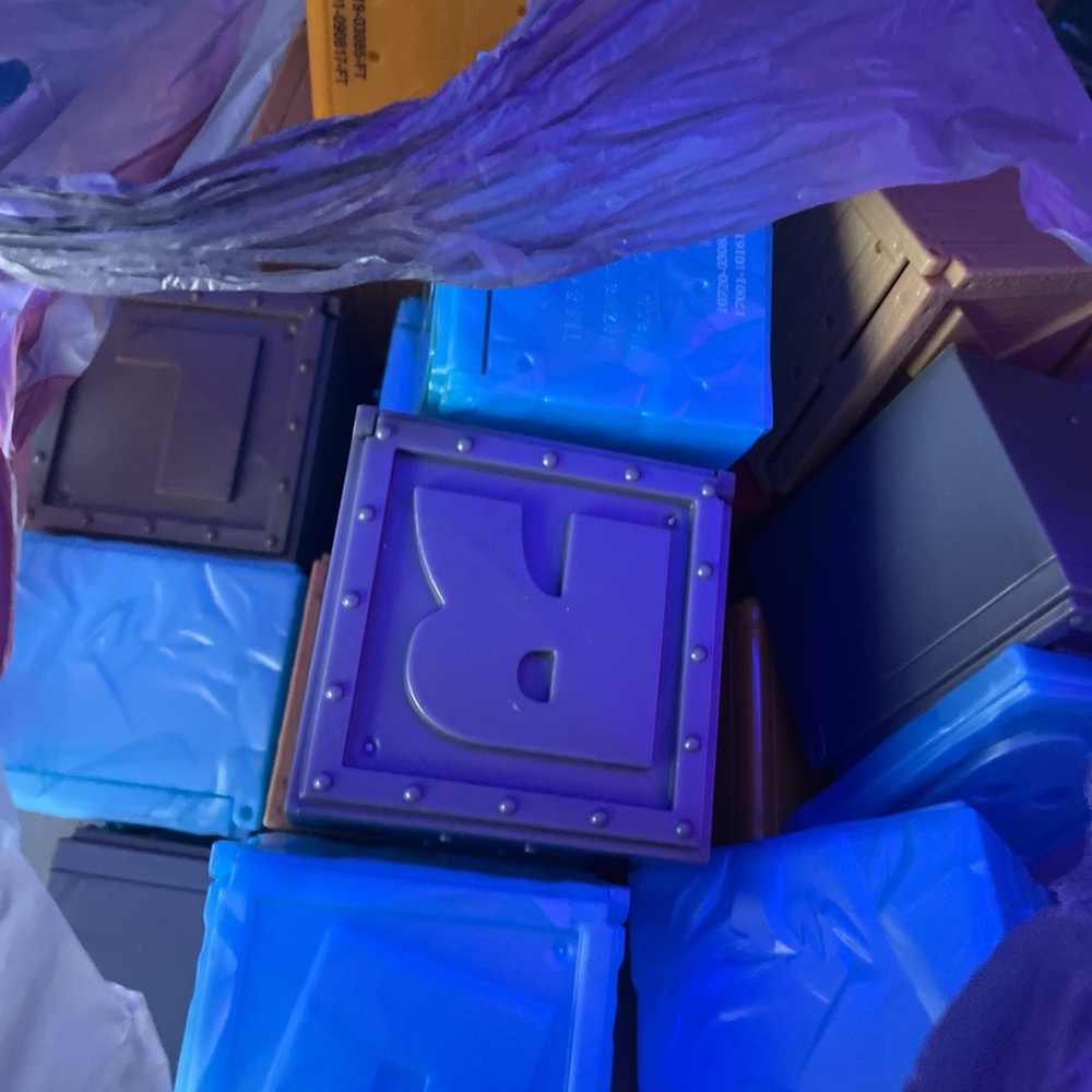 Roblox Character Boxes (No Characters)